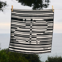 Carré en twill 100 % soie imprimé noir et blanc 50 x 50 cm